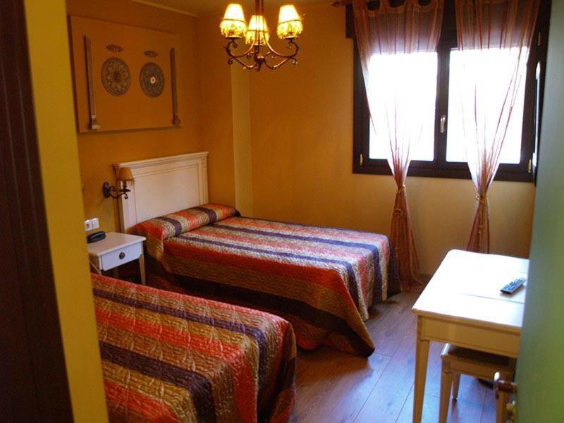 Hotel Plaza Teverga La Plaza Eksteriør billede